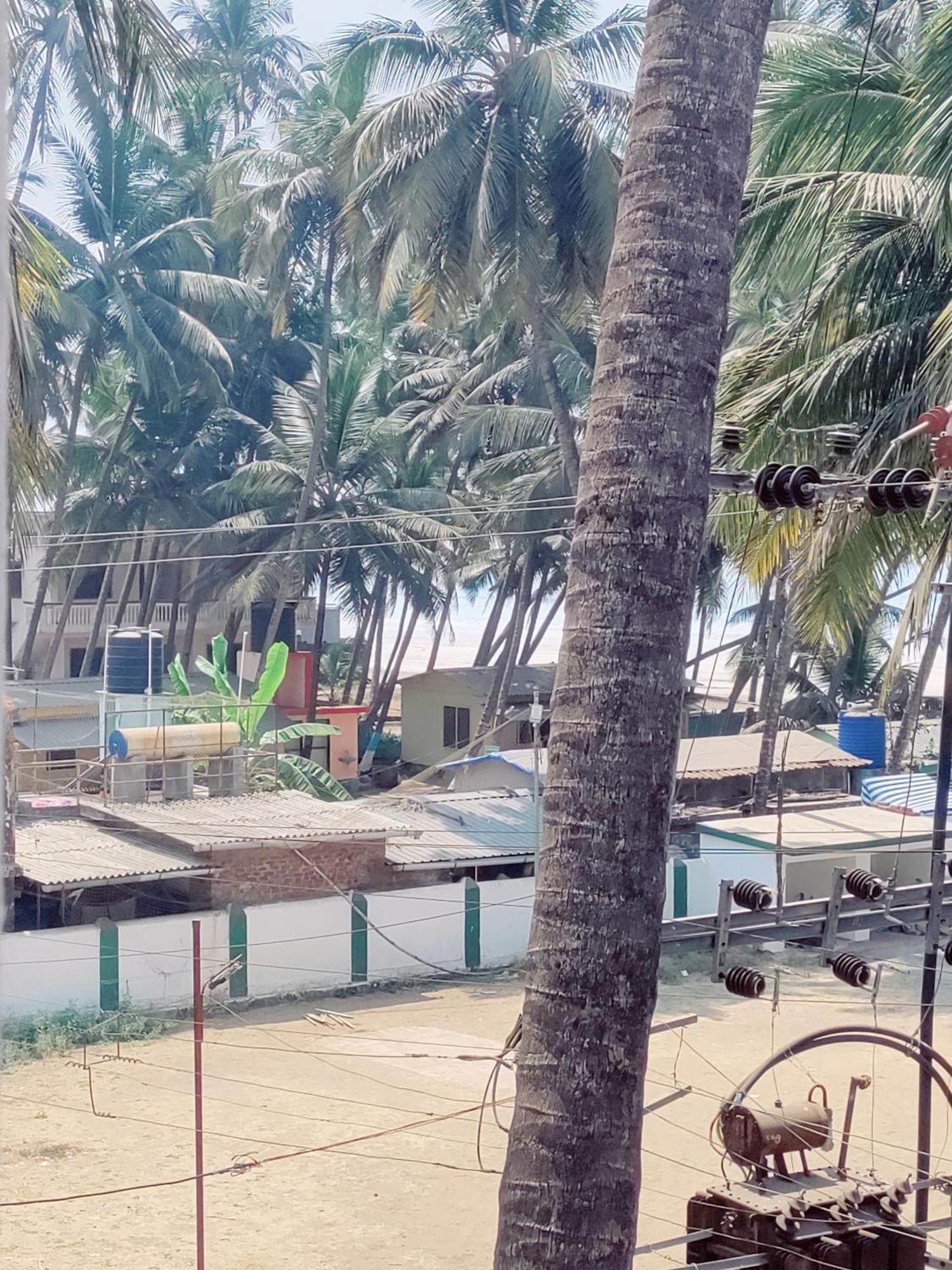 Ocean Front Hotel Murud  Exterior photo
